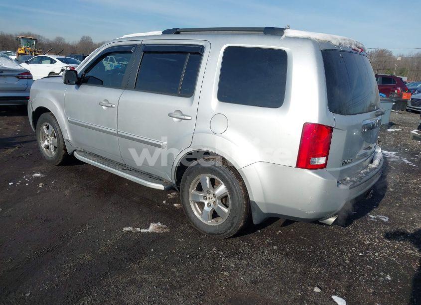 Photo 3 of 2009 Honda Pilot EX-L (VIN 5FNYF48699B011109)