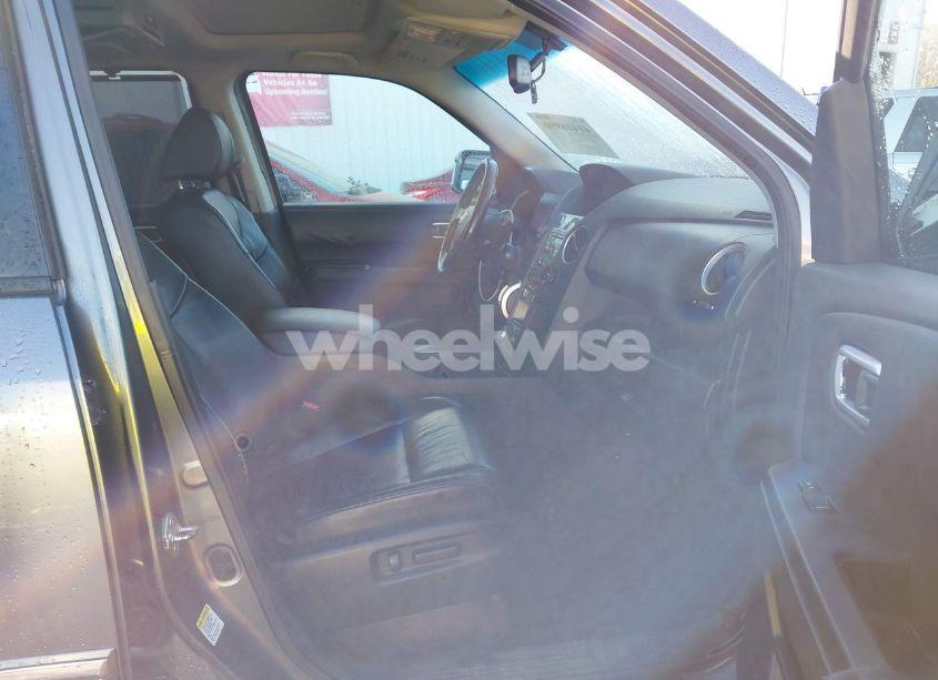 Photo 5 of 2009 Honda Pilot TOURING (VIN 5FNYF48849B014713)