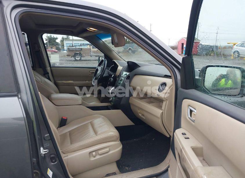 Photo 5 of 2009 Honda Pilot TOURING (VIN 5FNYF48889B042904)