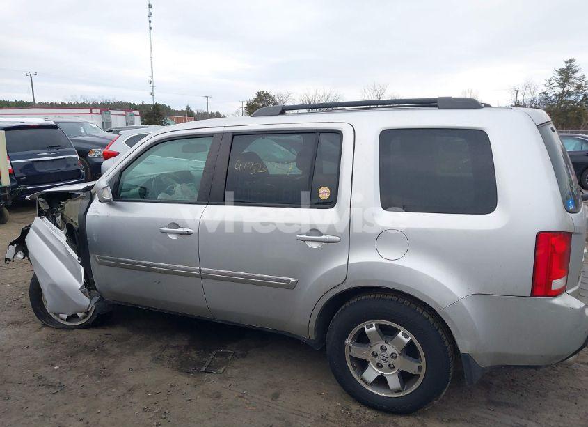 Photo 13 of 2009 Honda Pilot TOURING (VIN 5FNYF488X9B024579)