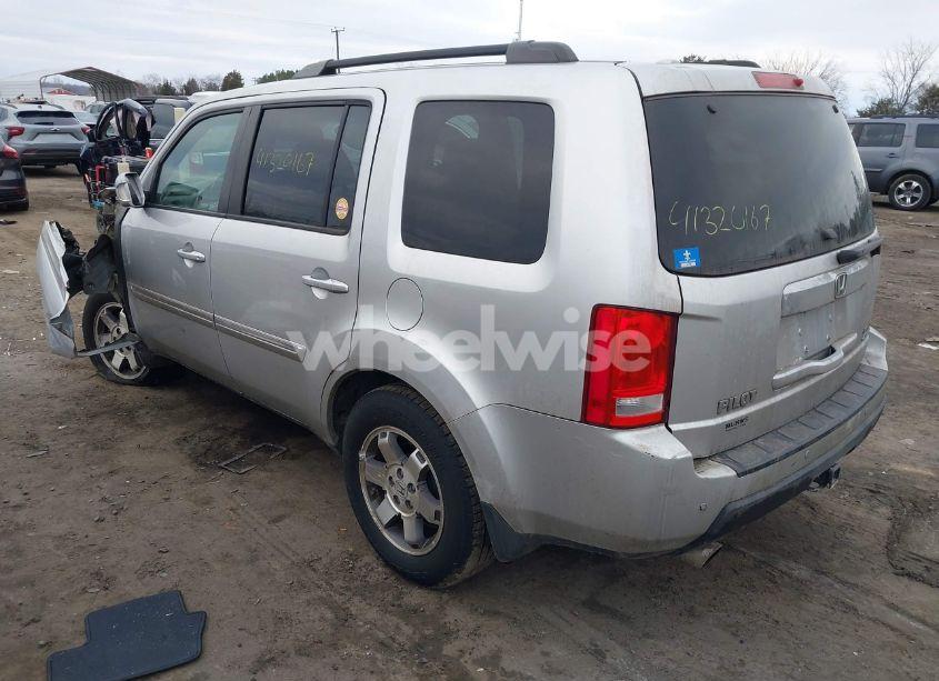 Photo 3 of 2009 Honda Pilot TOURING (VIN 5FNYF488X9B024579)