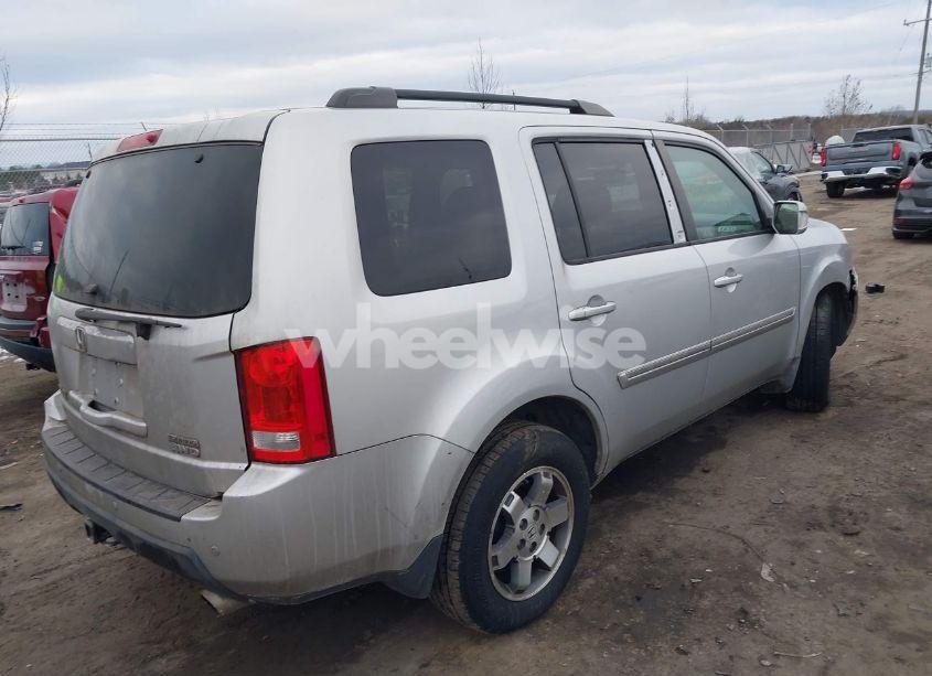 Photo 4 of 2009 Honda Pilot TOURING (VIN 5FNYF488X9B024579)