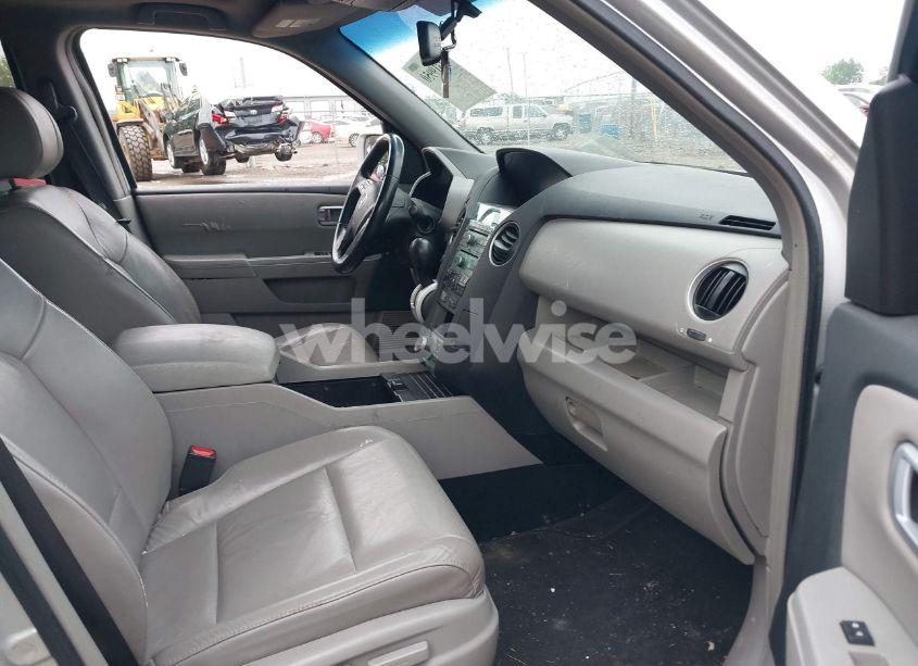 Photo 5 of 2009 Honda Pilot TOURING (VIN 5FNYF48929B053308)