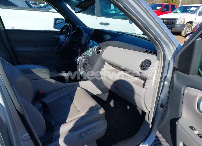 Photo 5 of 2009 Honda Pilot TOURING (VIN 5FNYF48989B016439)