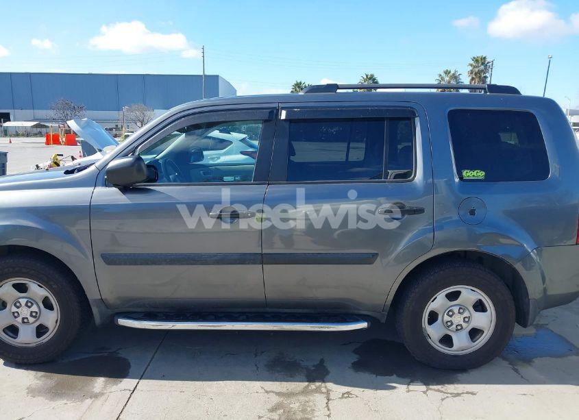 Photo 14 of 2011 Honda Pilot LX (VIN 5FNYF4H20BB028738)