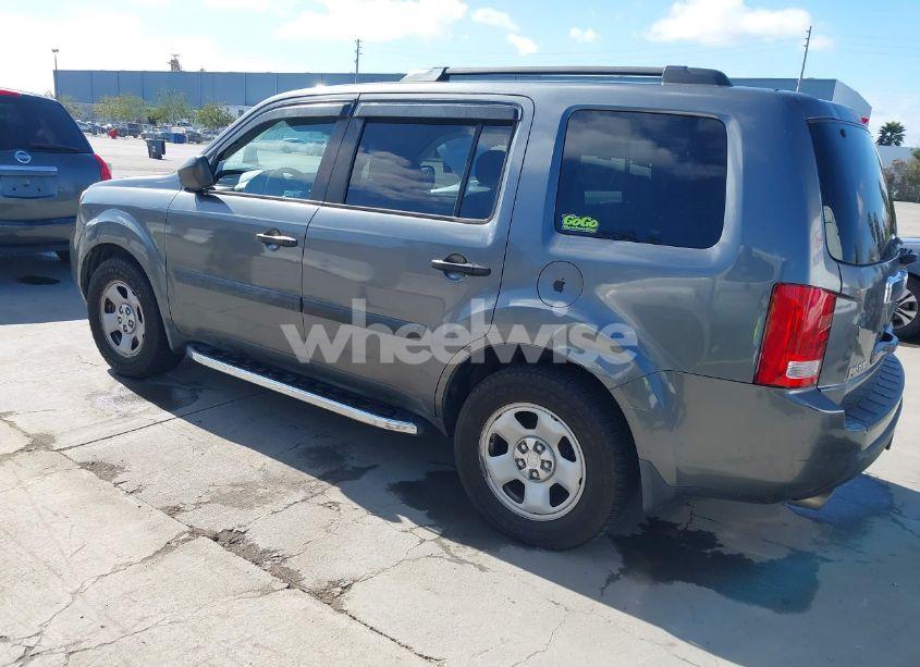 Photo 3 of 2011 Honda Pilot LX (VIN 5FNYF4H20BB028738)