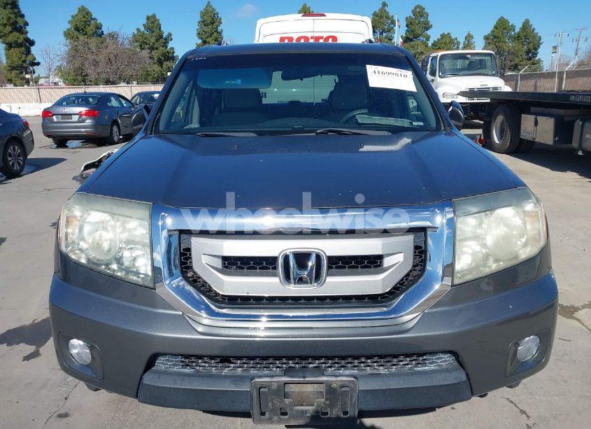 Photo 6 of 2011 Honda Pilot LX (VIN 5FNYF4H20BB028738)