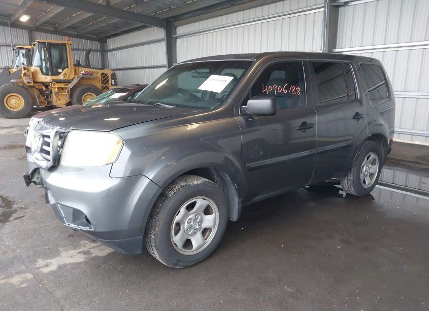 Photo 2 of 2013 Honda Pilot LX (VIN 5FNYF4H20DB037040)