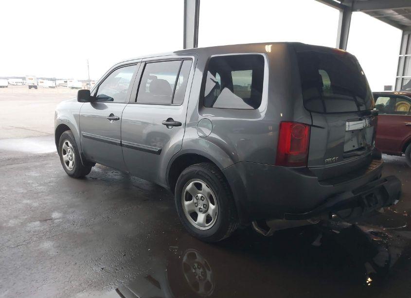 Photo 3 of 2013 Honda Pilot LX (VIN 5FNYF4H20DB037040)