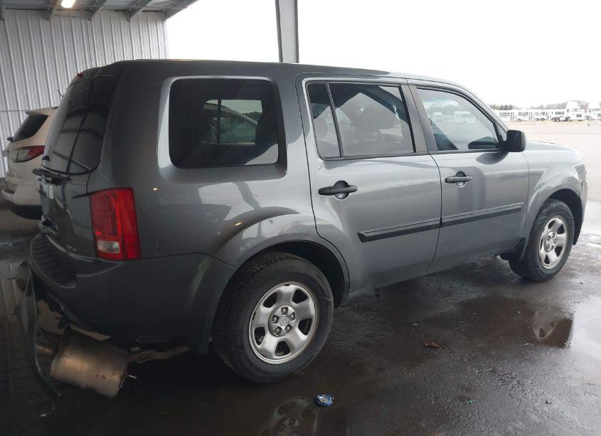 Photo 4 of 2013 Honda Pilot LX (VIN 5FNYF4H20DB037040)