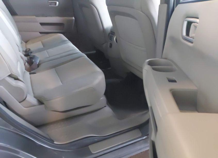 Photo 8 of 2013 Honda Pilot LX (VIN 5FNYF4H20DB037040)