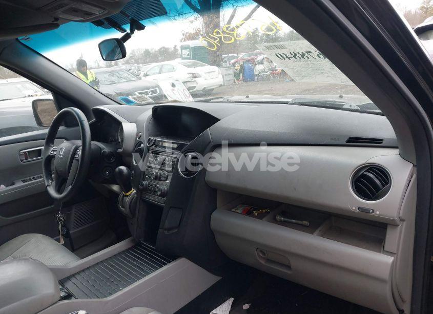 Photo 5 of 2014 Honda Pilot LX (VIN 5FNYF4H20EB007053)