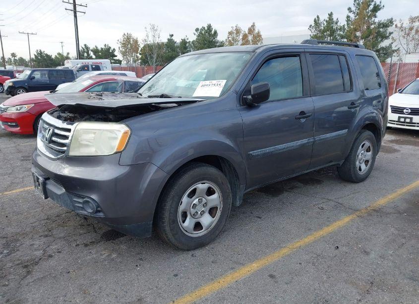 Photo 2 of 2014 Honda Pilot LX (VIN 5FNYF4H20EB052686)
