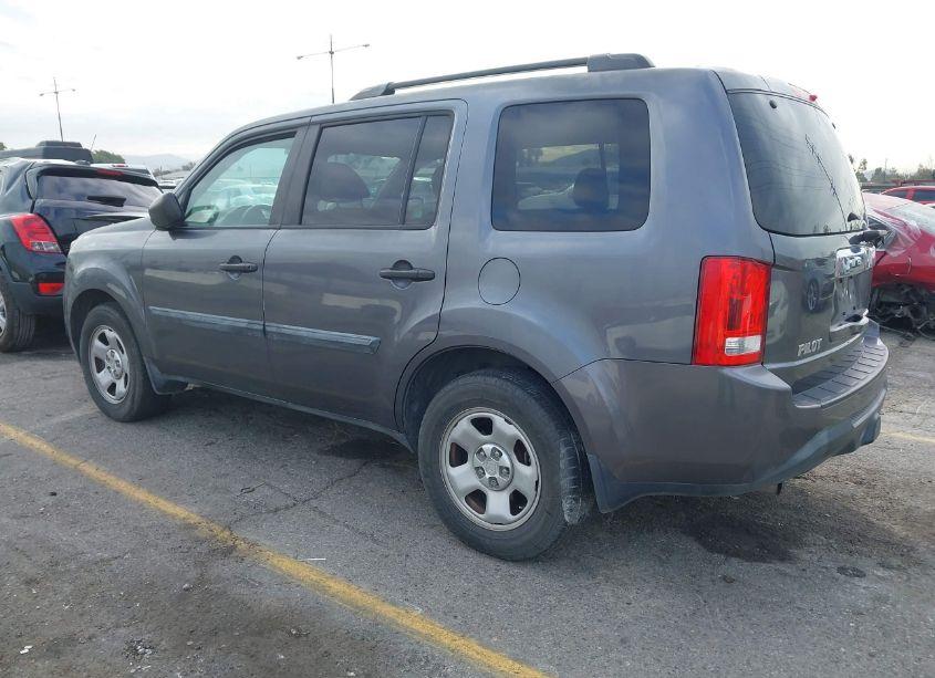 Photo 3 of 2014 Honda Pilot LX (VIN 5FNYF4H20EB052686)