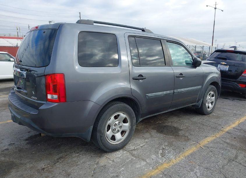 Photo 4 of 2014 Honda Pilot LX (VIN 5FNYF4H20EB052686)