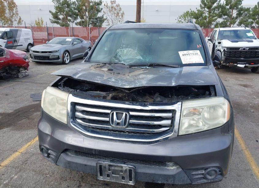 Photo 6 of 2014 Honda Pilot LX (VIN 5FNYF4H20EB052686)