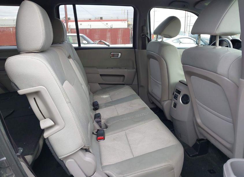 Photo 8 of 2014 Honda Pilot LX (VIN 5FNYF4H20EB052686)