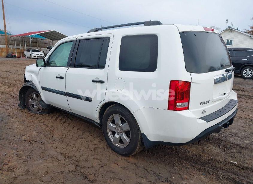 Photo 3 of 2012 Honda Pilot LX (VIN 5FNYF4H21CB007110)