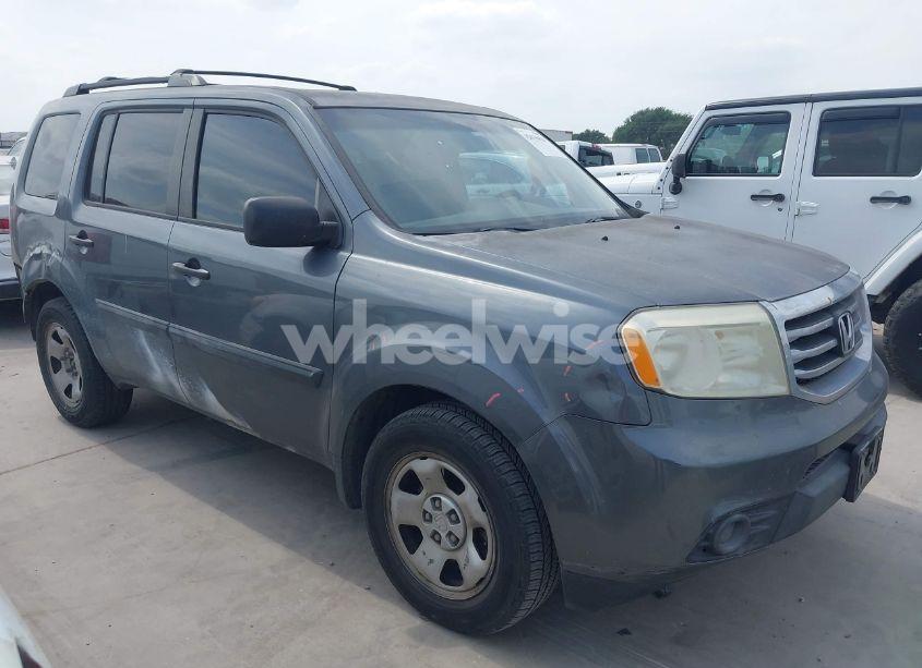 2013 Honda Pilot LX (VIN 5FNYF4H21DB014172) main photo