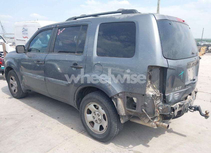 Photo 3 of 2013 Honda Pilot LX (VIN 5FNYF4H21DB014172)