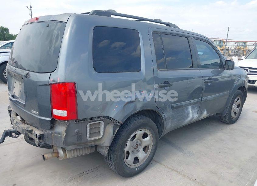 Photo 4 of 2013 Honda Pilot LX (VIN 5FNYF4H21DB014172)