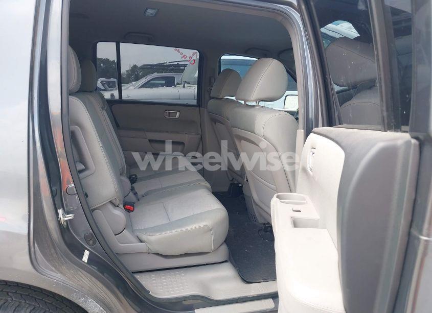 Photo 8 of 2013 Honda Pilot LX (VIN 5FNYF4H21DB014172)