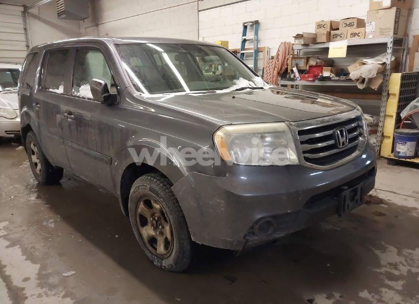 2014 Honda Pilot LX (VIN 5FNYF4H21EB009605) main photo