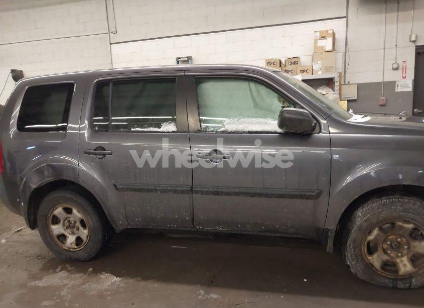 Photo 14 of 2014 Honda Pilot LX (VIN 5FNYF4H21EB009605)