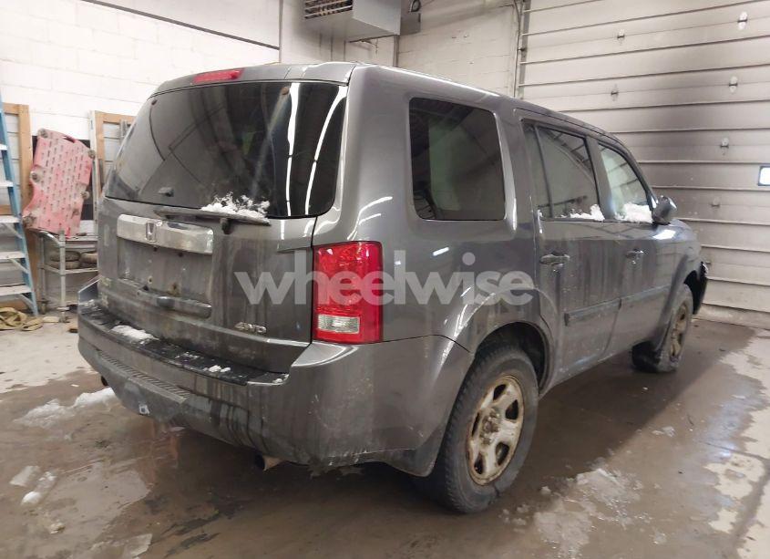 Photo 4 of 2014 Honda Pilot LX (VIN 5FNYF4H21EB009605)