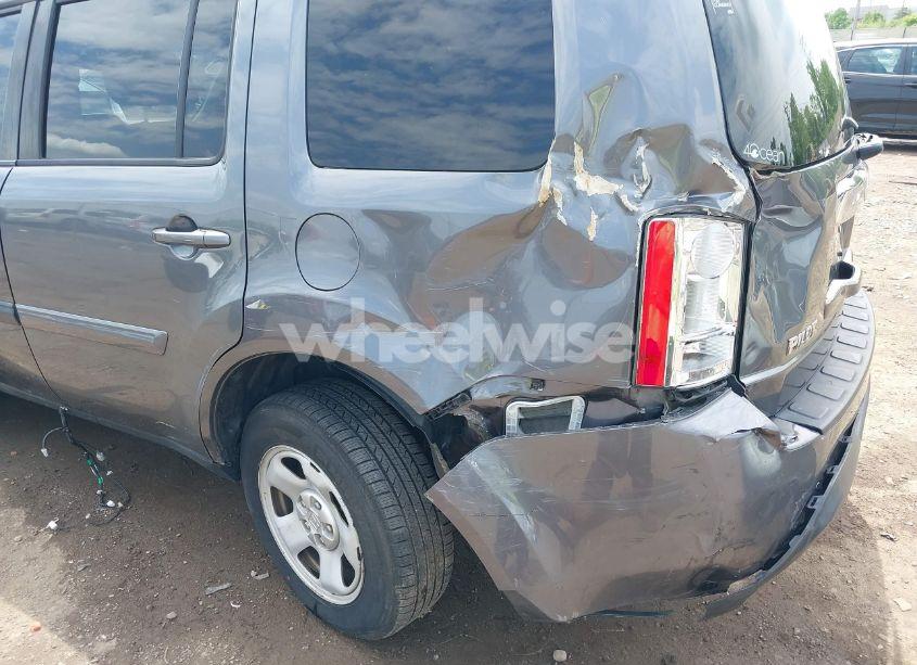 Photo 6 of 2014 Honda Pilot LX (VIN 5FNYF4H21EB048419)