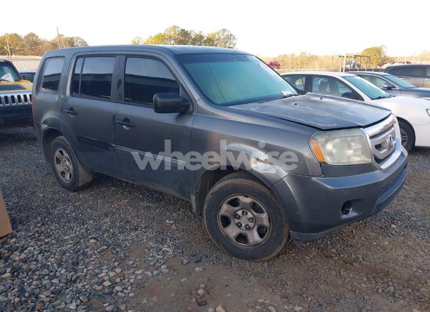 2010 Honda Pilot LX (VIN 5FNYF4H22AB025807) main photo