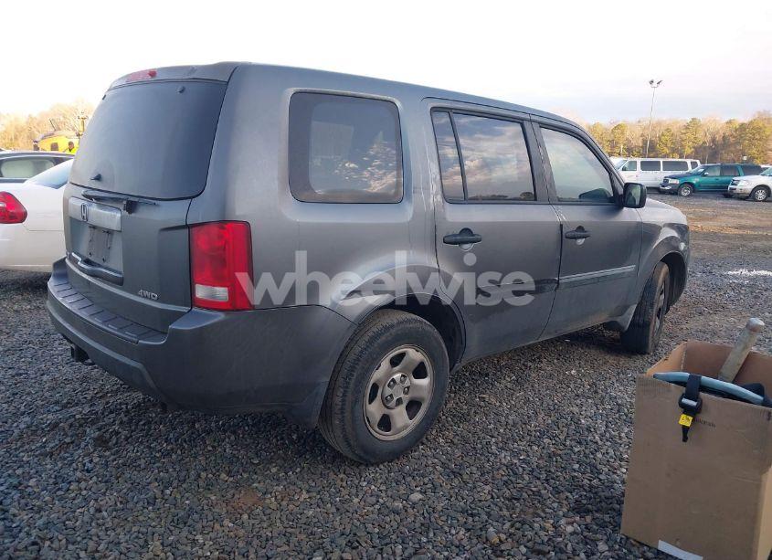 Photo 4 of 2010 Honda Pilot LX (VIN 5FNYF4H22AB025807)