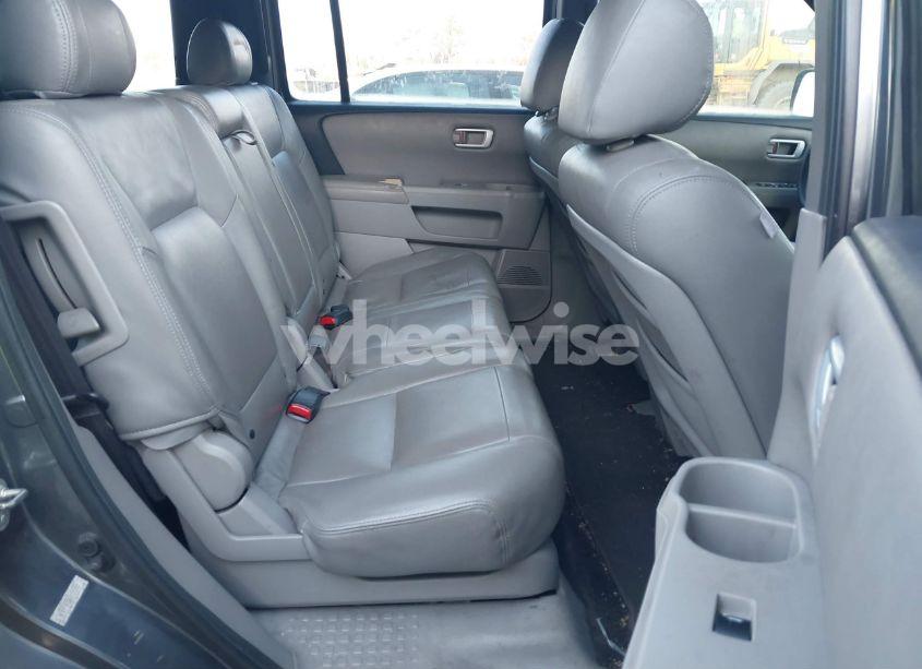 Photo 8 of 2010 Honda Pilot LX (VIN 5FNYF4H22AB025807)