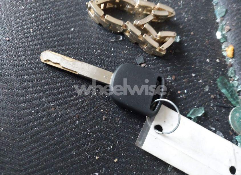 Photo 11 of 2010 Honda Pilot LX (VIN 5FNYF4H22AB032210)