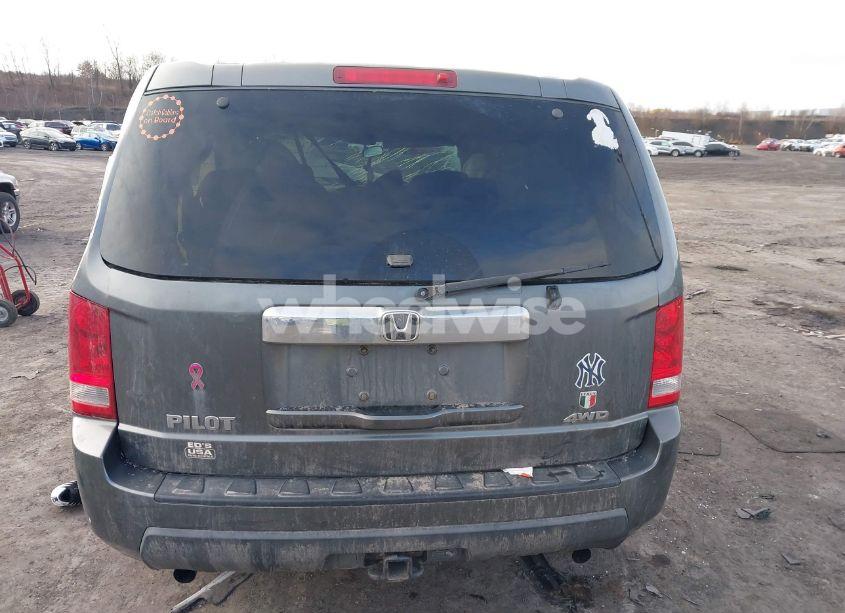 Photo 16 of 2010 Honda Pilot LX (VIN 5FNYF4H22AB032210)