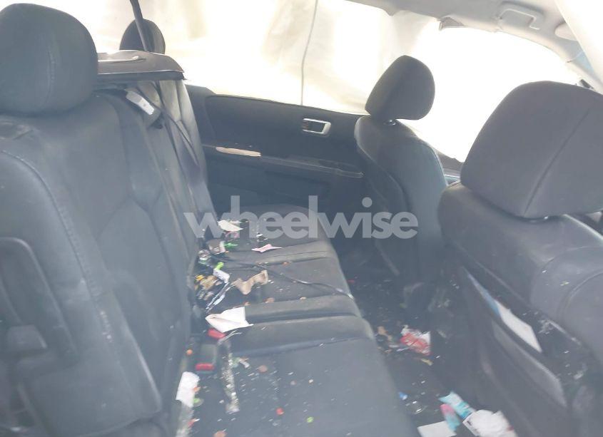 Photo 8 of 2010 Honda Pilot LX (VIN 5FNYF4H22AB032210)