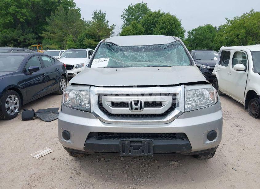 Photo 12 of 2011 Honda Pilot LX (VIN 5FNYF4H22BB021435)