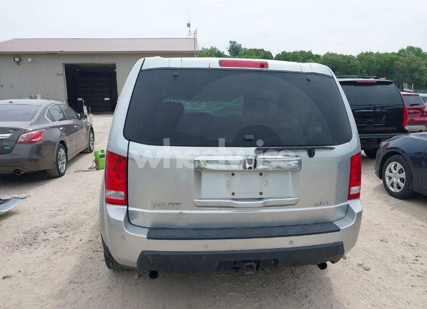 Photo 16 of 2011 Honda Pilot LX (VIN 5FNYF4H22BB021435)