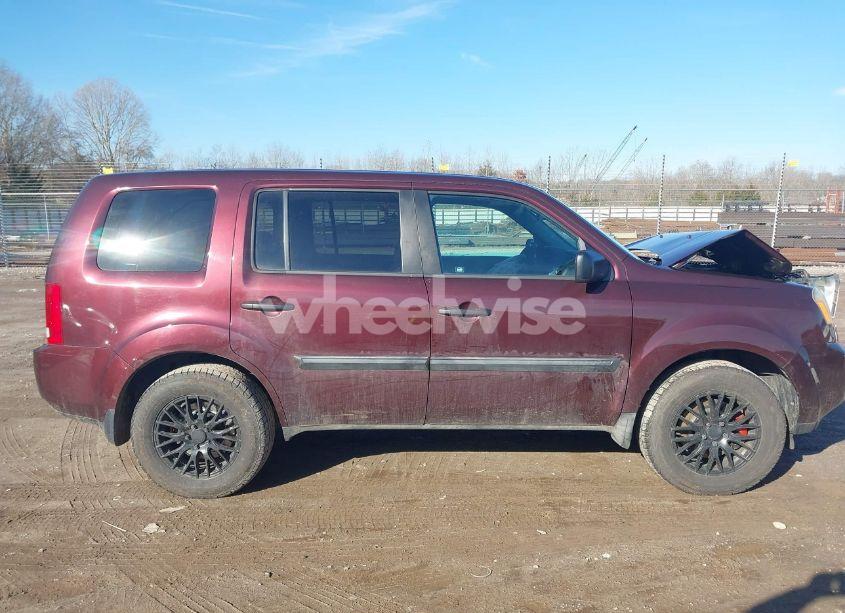 Photo 13 of 2011 Honda Pilot LX (VIN 5FNYF4H22BB059800)