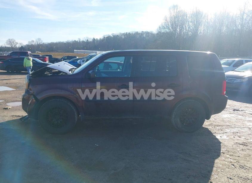 Photo 14 of 2011 Honda Pilot LX (VIN 5FNYF4H22BB059800)