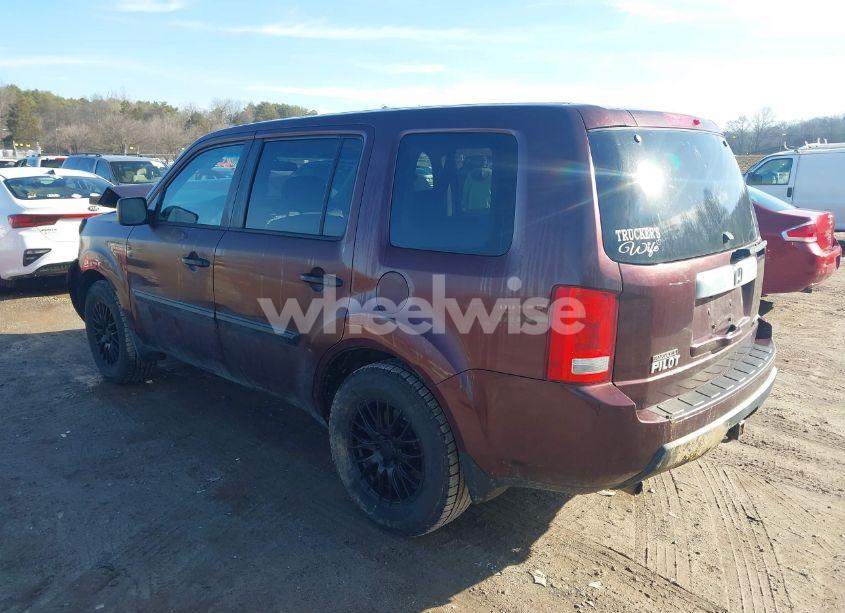 Photo 3 of 2011 Honda Pilot LX (VIN 5FNYF4H22BB059800)