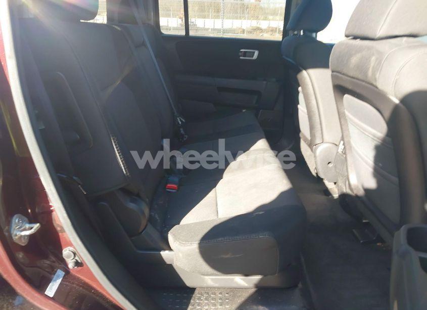 Photo 8 of 2011 Honda Pilot LX (VIN 5FNYF4H22BB059800)