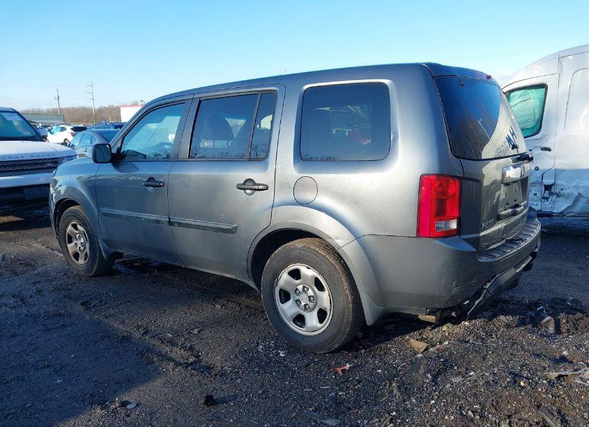 Photo 3 of 2012 Honda Pilot LX (VIN 5FNYF4H22CB013367)