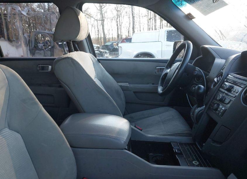 Photo 5 of 2012 Honda Pilot LX (VIN 5FNYF4H22CB013367)