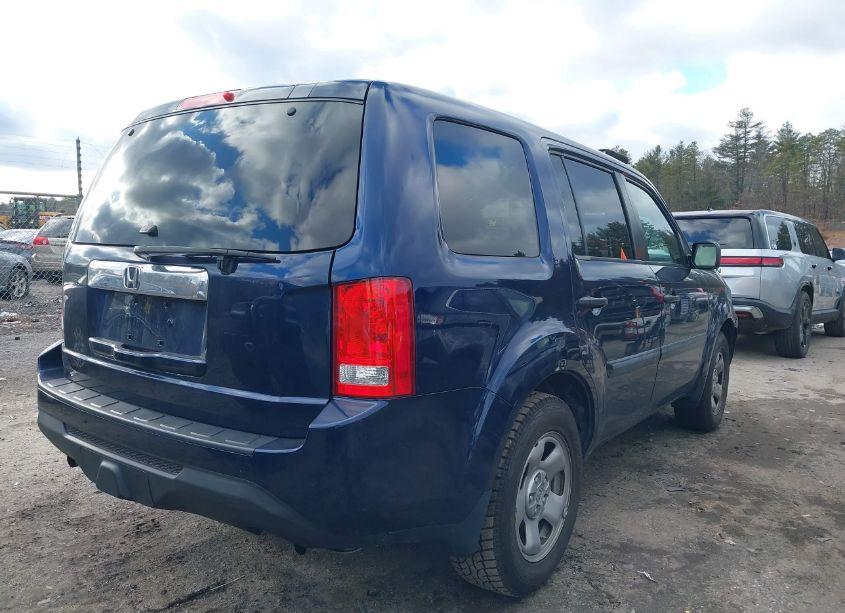 Photo 4 of 2014 Honda Pilot LX (VIN 5FNYF4H22EB050325)