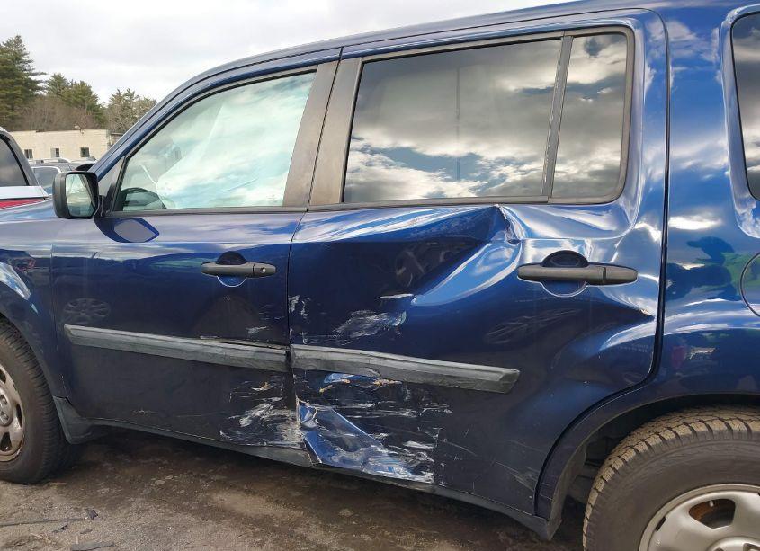 Photo 6 of 2014 Honda Pilot LX (VIN 5FNYF4H22EB050325)