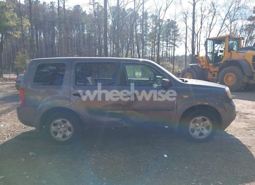 Photo 13 of 2014 Honda Pilot LX (VIN 5FNYF4H22EB056514)