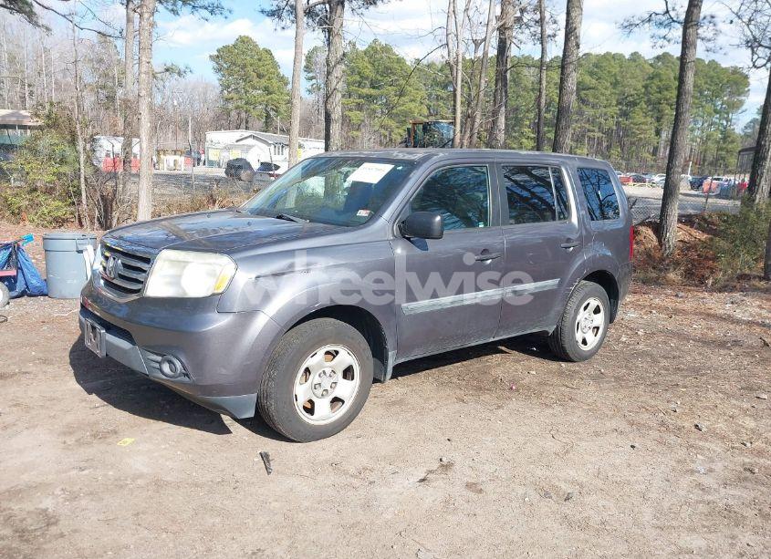 Photo 2 of 2014 Honda Pilot LX (VIN 5FNYF4H22EB056514)