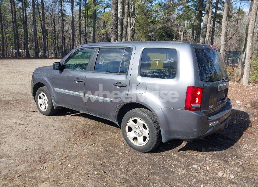 Photo 3 of 2014 Honda Pilot LX (VIN 5FNYF4H22EB056514)