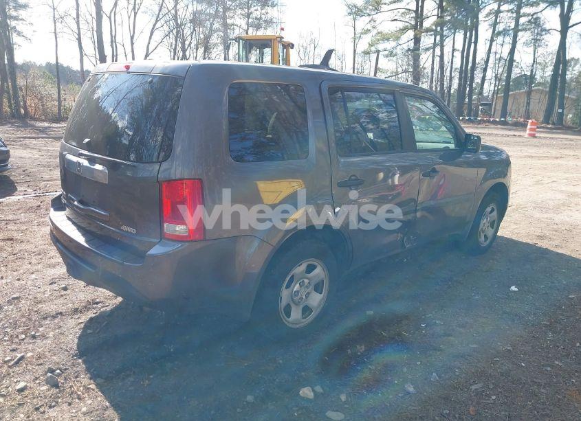 Photo 4 of 2014 Honda Pilot LX (VIN 5FNYF4H22EB056514)